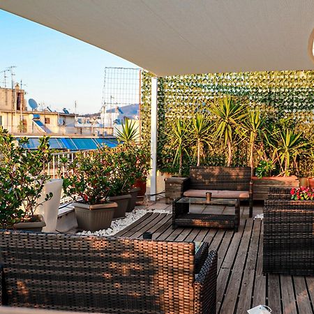 Renovated Apartment With Roof Garden Access, 15 M Walk To Acropolis 雅典 外观 照片