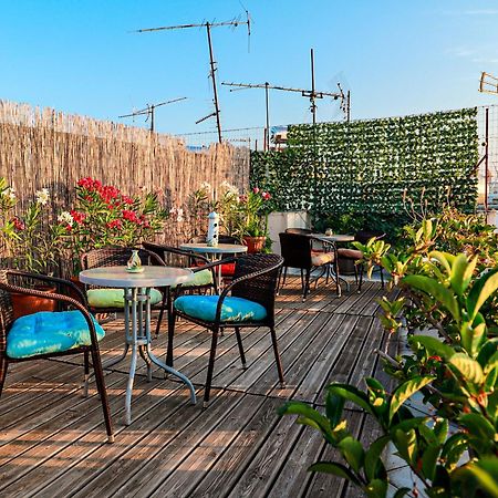 Renovated Apartment With Roof Garden Access, 15 M Walk To Acropolis 雅典 外观 照片