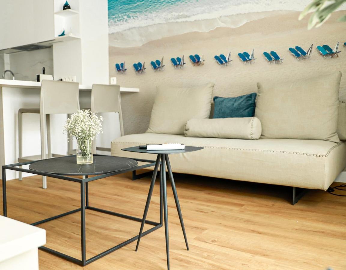 Renovated Apartment With Roof Garden Access, 15 M Walk To Acropolis 雅典 外观 照片