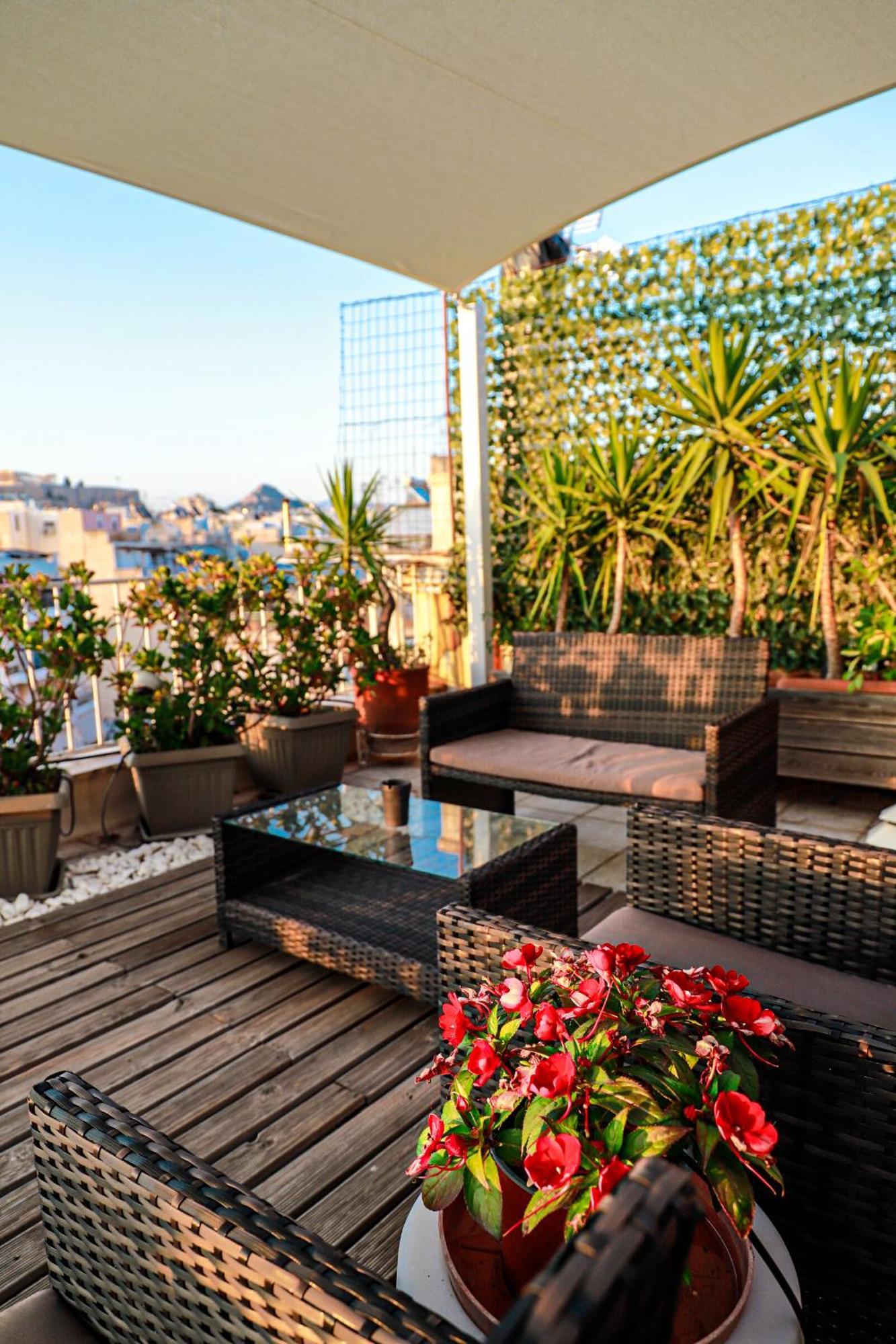 Renovated Apartment With Roof Garden Access, 15 M Walk To Acropolis 雅典 外观 照片