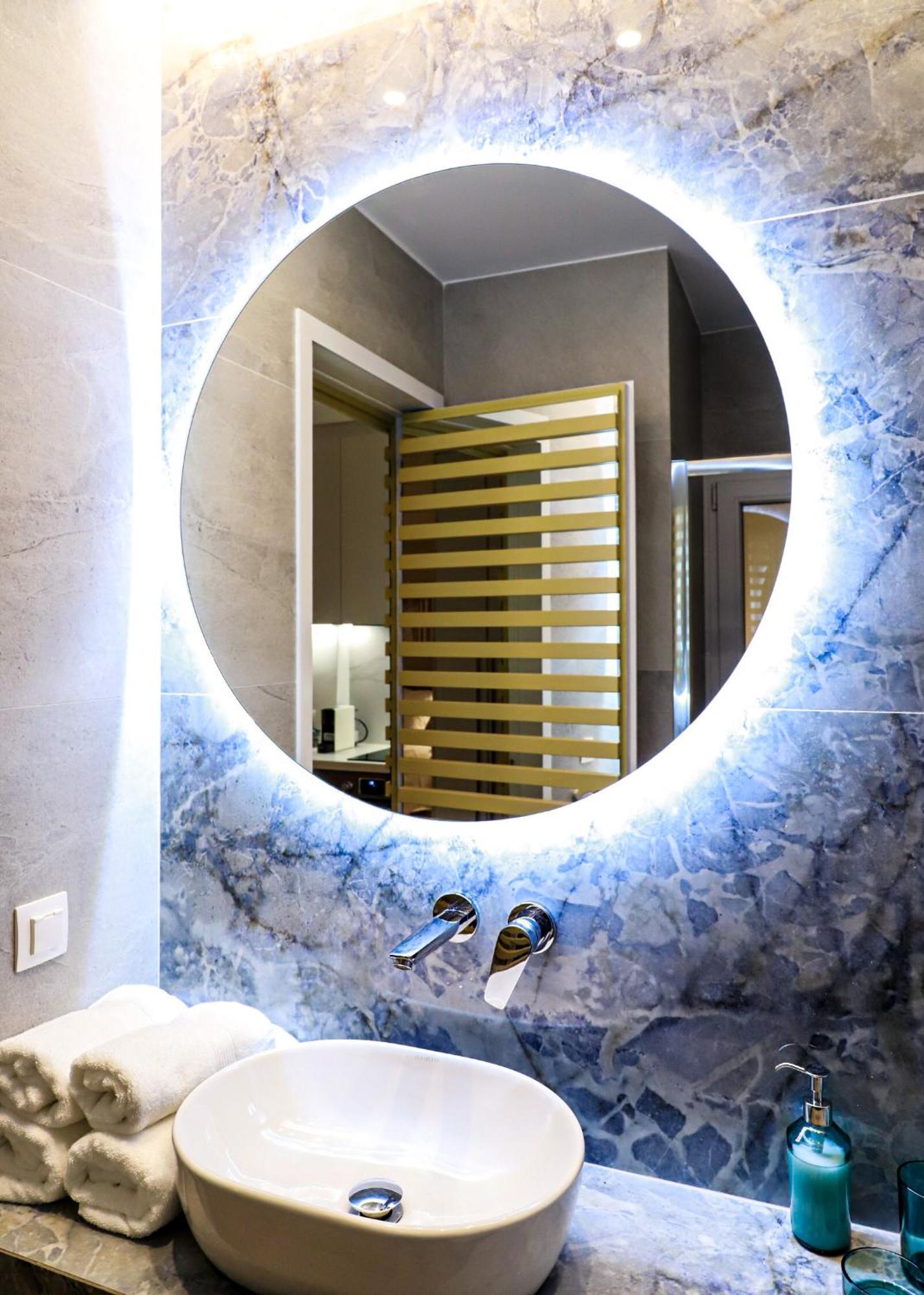 Renovated Apartment With Roof Garden Access, 15 M Walk To Acropolis 雅典 外观 照片