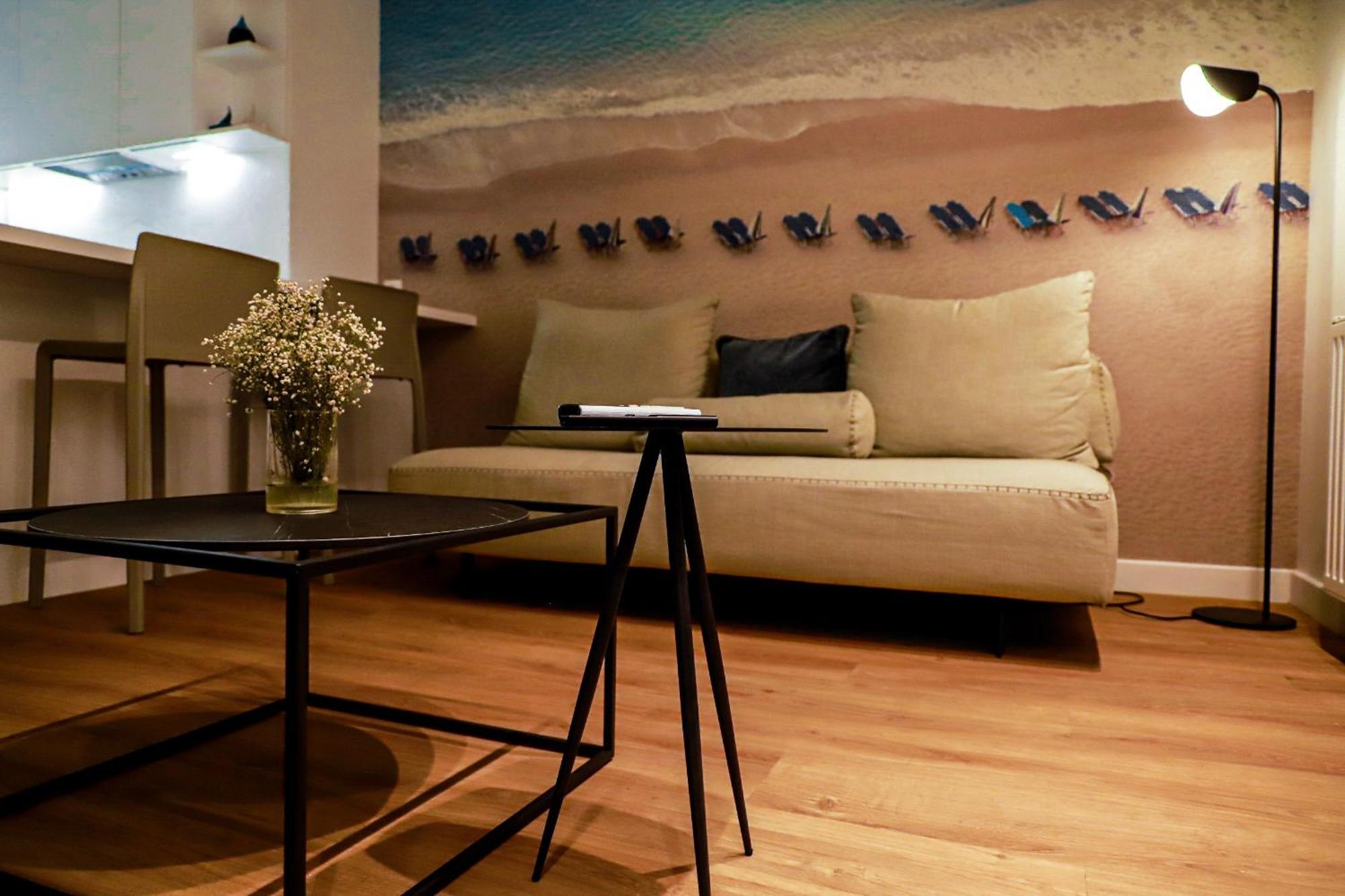Renovated Apartment With Roof Garden Access, 15 M Walk To Acropolis 雅典 外观 照片