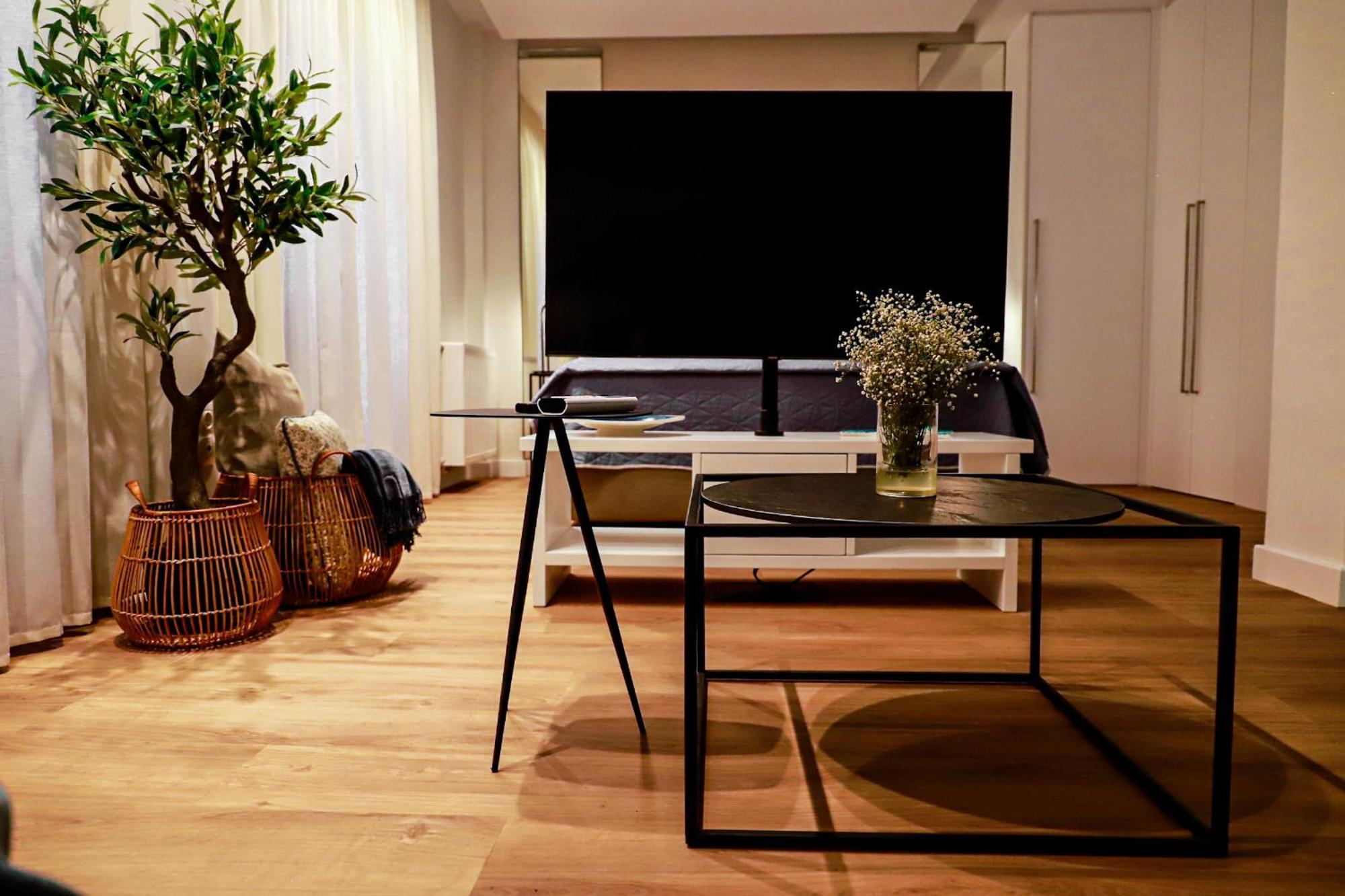 Renovated Apartment With Roof Garden Access, 15 M Walk To Acropolis 雅典 外观 照片