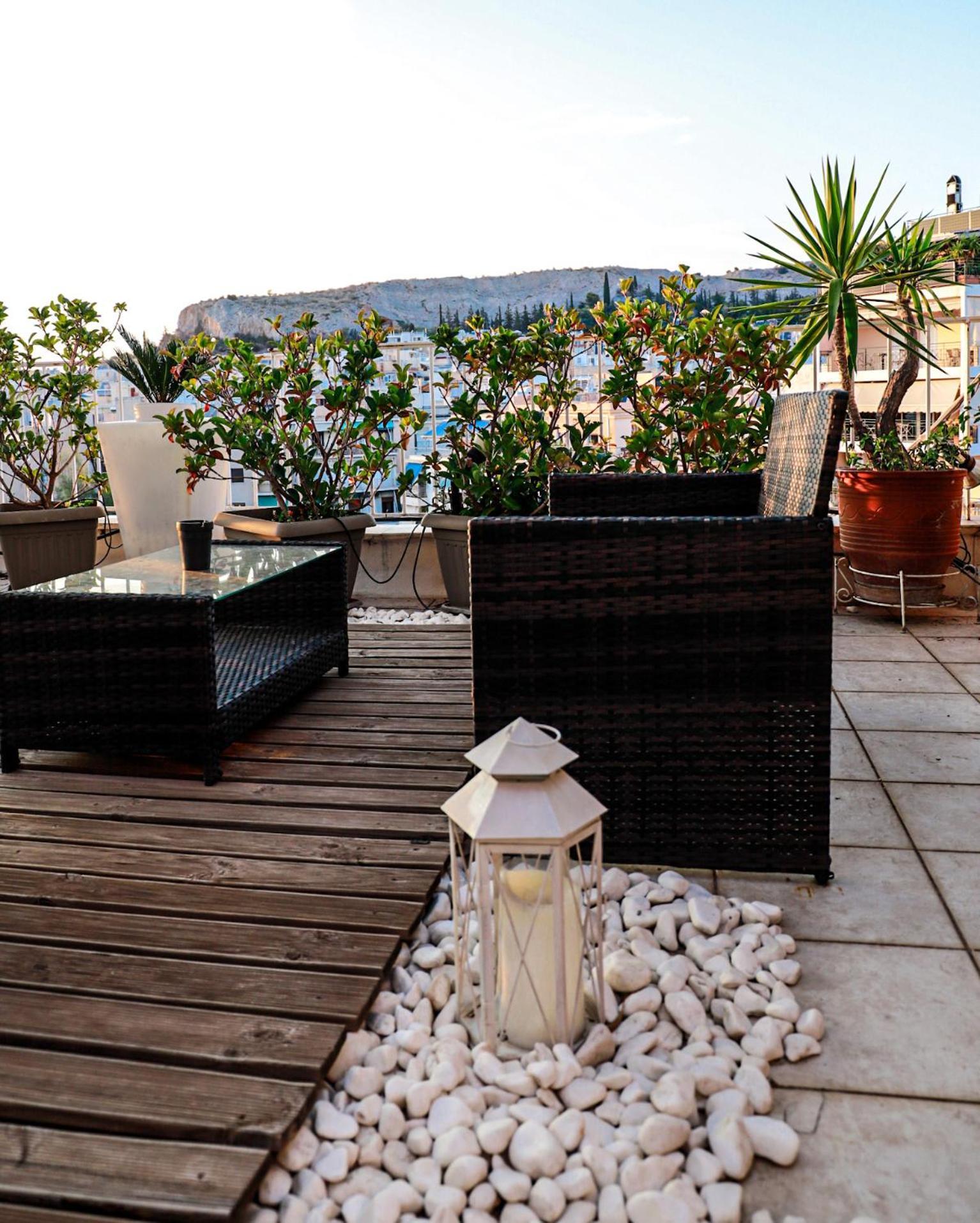 Renovated Apartment With Roof Garden Access, 15 M Walk To Acropolis 雅典 外观 照片